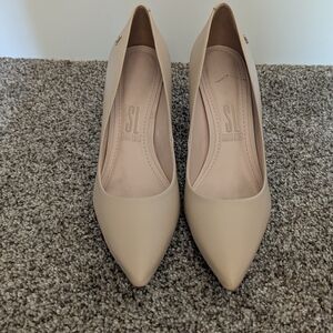 Santa Lolla Leather Pumps